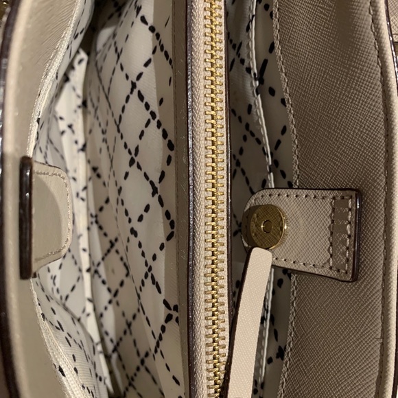 Kate Spade beige handbag with crossbody straps - Picture 8 of 9